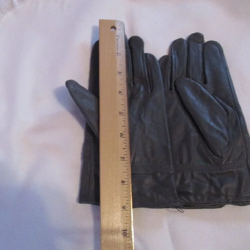 Gray Leather Quilted Pattern Touchscreen Gloves